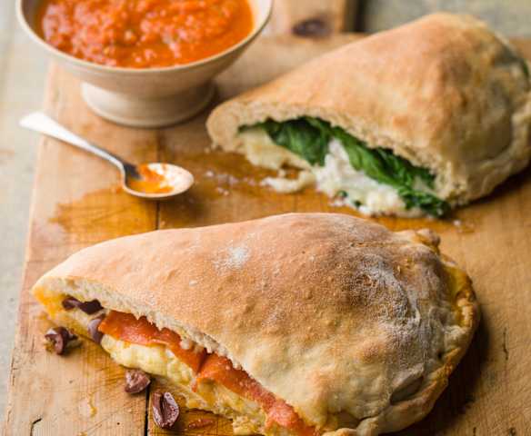 Calzones with Marinara Sauce - Calzoni con salsa marinara