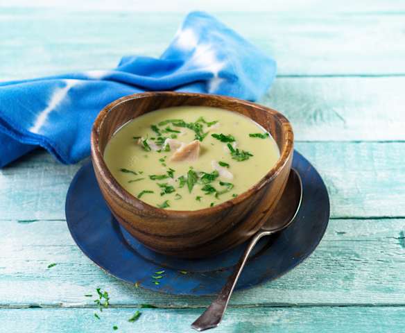 Christophene-Cremesuppe mit Räuchersaibling