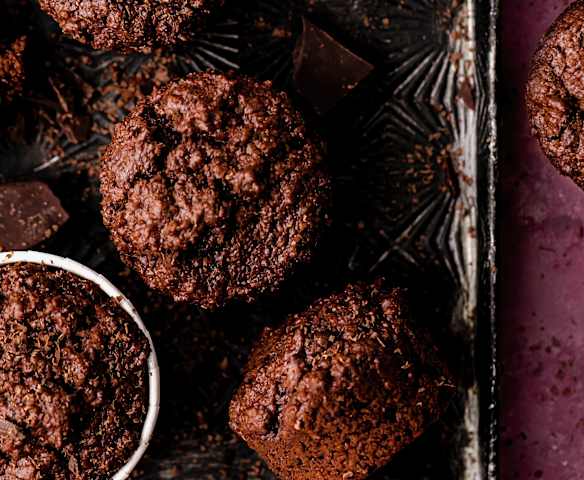 Muffins de chocolate con pan y avena Muffins de chocolate con pan y avena