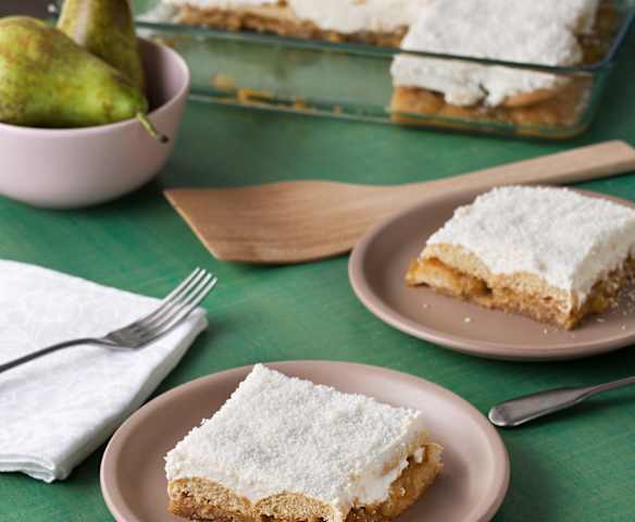 Postre de pera y queso cremoso