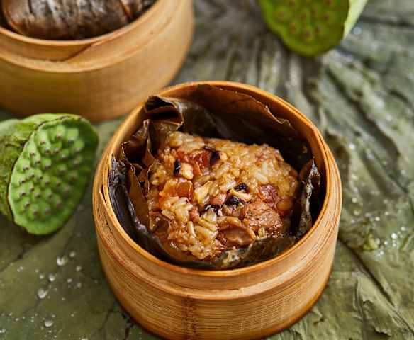 香菇鸡腿荷叶糯米饭