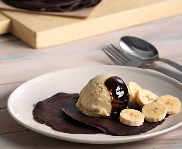 Crêpes de chocolate con helado de plátano