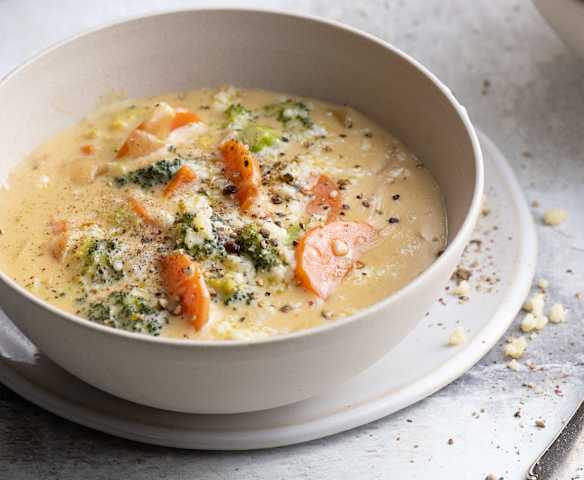 Supă cremă de broccoli și brânză