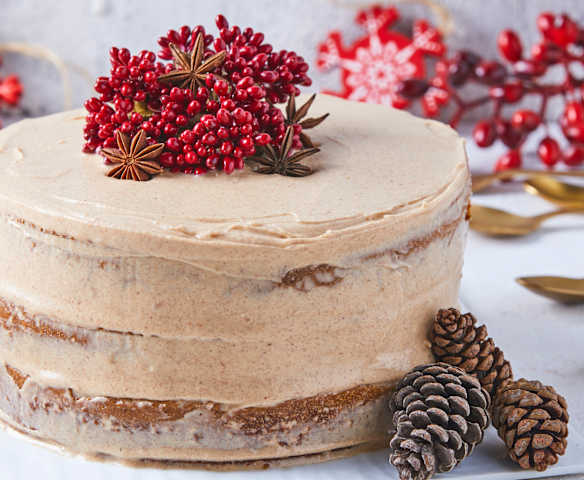 Pastel de jengibre con betún de especias
