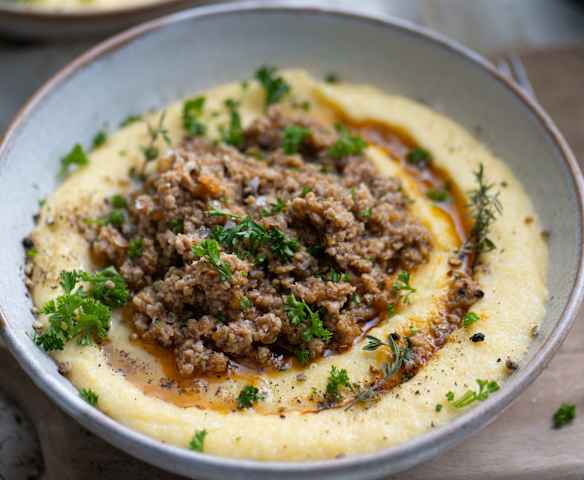 Polenta con boloñesa de pollo Polenta con boloñesa de pollo