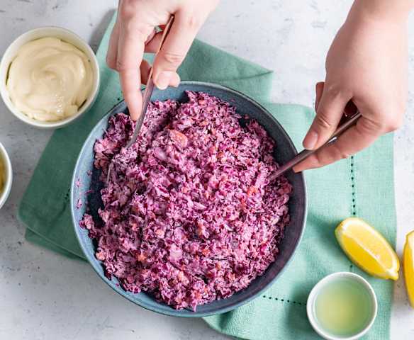 Coleslaw z czerwonej kapusty