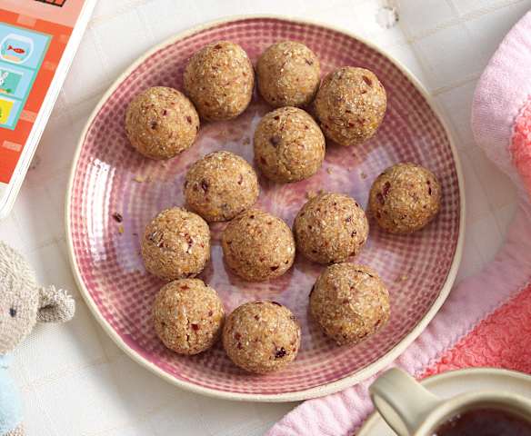 Vollwert-Energiebällchen