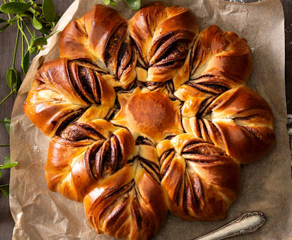 Estrella con crema de chocolate y avellanas