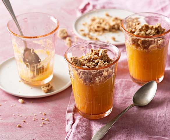Compota de manzana y mango con granola de quinoa