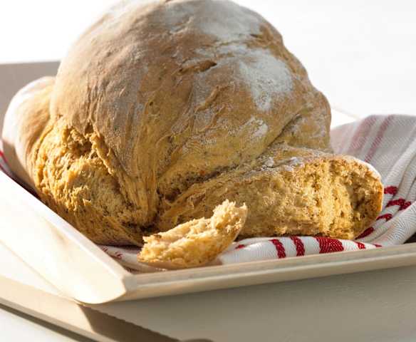 Pane al pomodoro e basilico