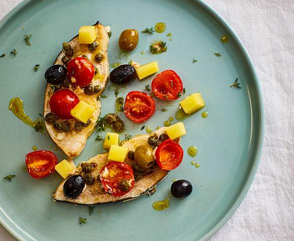 Pesce spada al cartoccio con patate speziate