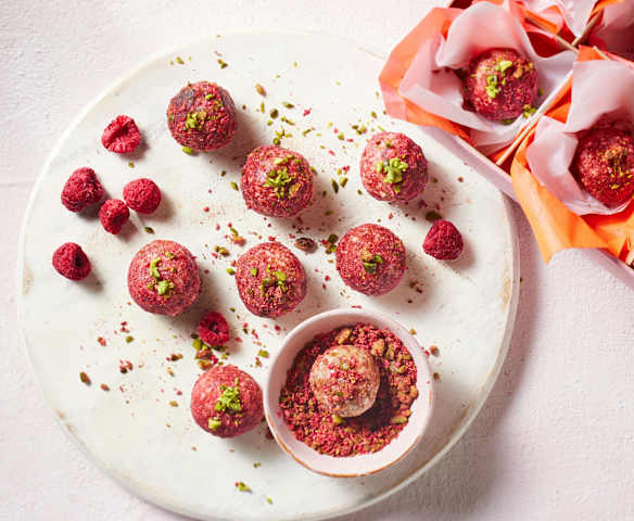 Himbeer-Pistazien-Energyballs