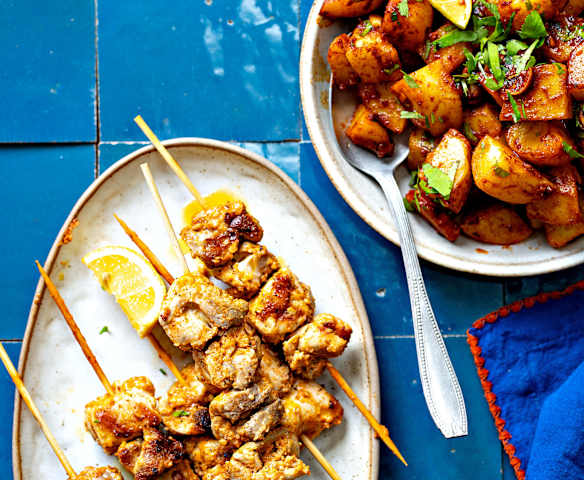 Brochettes chich taouk et pommes de terre épicées