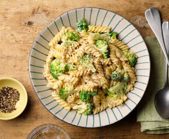 Cashew Cheese Pasta with Broccoli