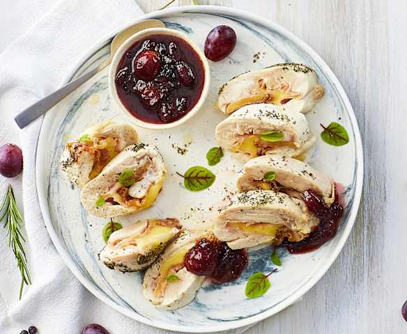 Petto di tacchino ripieno con salsa all'uva