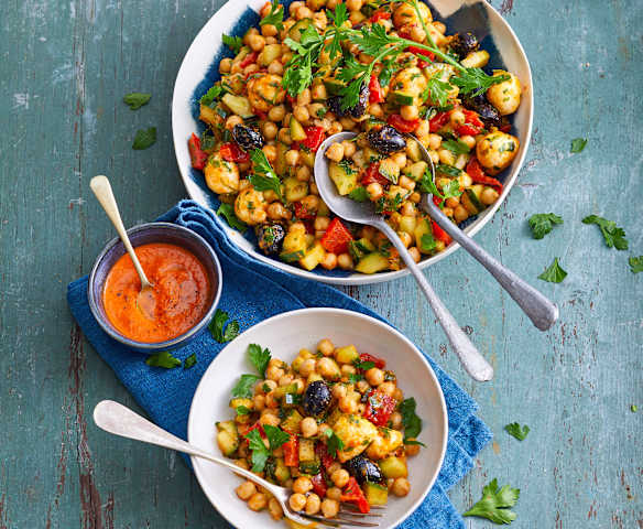 Salade de pois chiches, mozzarella et crème de poivron