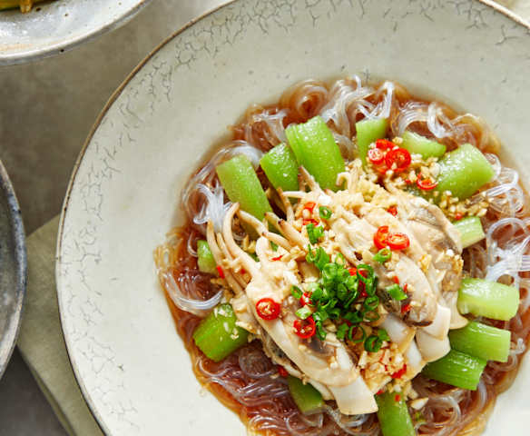 丝瓜粉丝蒸蛏子