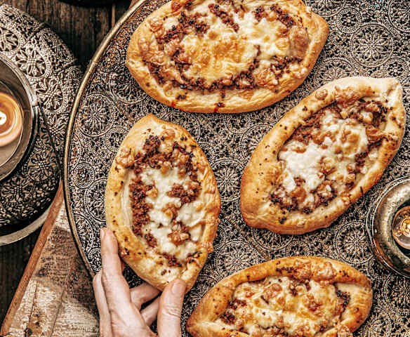 Pain pide au bœuf haché