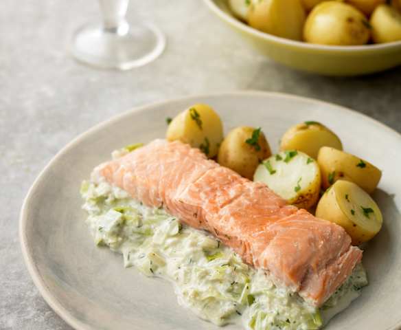Salmón en papillote con puerros a la crema (MEATER)