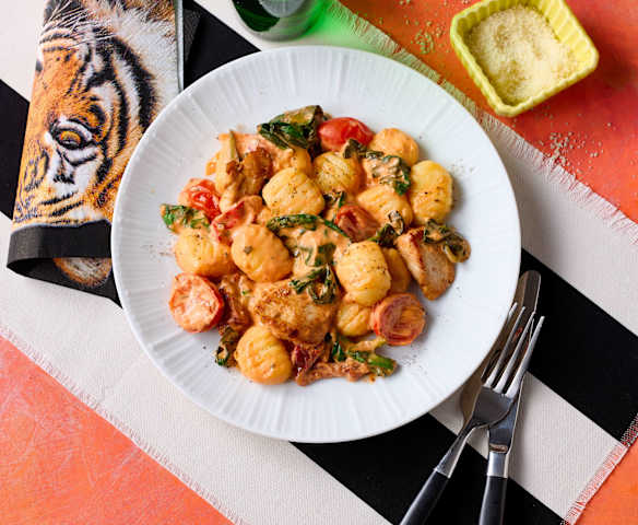 Hähnchen in Frischkäse-Parmesan-Sauce mit Gnocchi