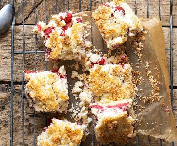Carrés de crumble coco-framboise Carrés de crumble coco-framboise