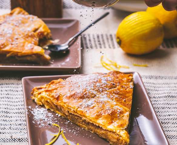 Galette des Rois aux noisettes et confit de citron