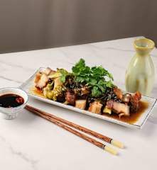 Heo Quay Xào Dưa Cải