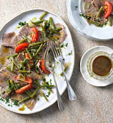 Lauwarmer Fisolen-Rindfleisch-Salat