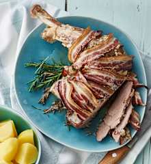 Bacon-wrapped Turkey Leg with Potatoes