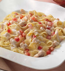 Tagliatelle mit Granatapfelsauce