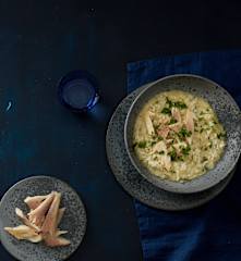 Kräuter-Risotto mit Räucherforelle