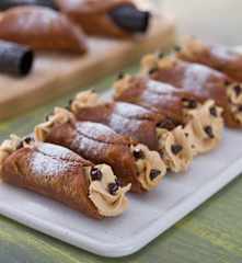Cannoli al cacao con crema de café