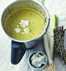 Soupe de poireaux au thym et au fromage frais