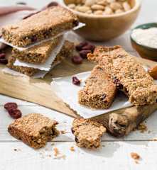Barritas de avena, almendras y arándanos
