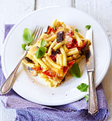 Überbackene Maccheroncini mit Auberginen und Cherry-Tomaten
