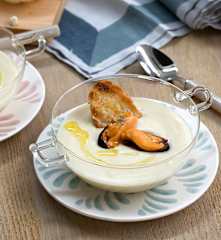 Vichyssoise de coliflor con mejillones al vapor