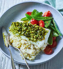 Fisch mit Blumenkohl-Kartoffel-Stampf und Gemüse