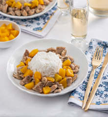 Poulet aux pêches et herbes de Provence, riz vapeur