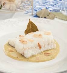 Bacalao con salsa de almendras