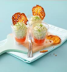 Bavarois crabe-avocat-gelée de pamplemousse, tuile au parmesan