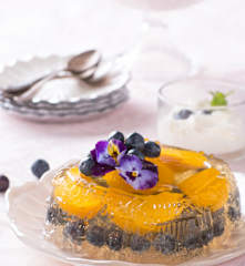 Aspic di pesche e mirtilli