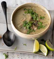 Sopa de arroz salvaje con setas