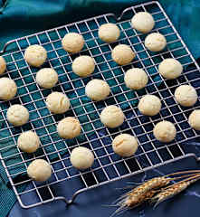 Biskut Arab (Arab Shortbread Cookies)