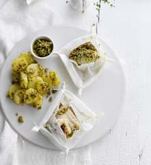 Lombos de red fish com azeite, alho e coentros