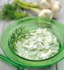 Tzatziki (dip de yogur y pepino)