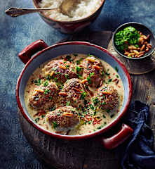 Koftas in Tahin-Sauce