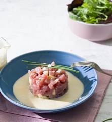 Tartar de atún rojo y crema de almendras