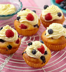 Muffiny s lesním ovocem a mascarponovým krémem