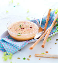 Gaspacho melon, concombre, menthe, thé et gingembre