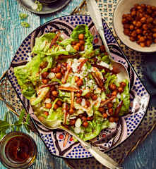 Kichererbsen-Feta-Salat mit Datteldressing